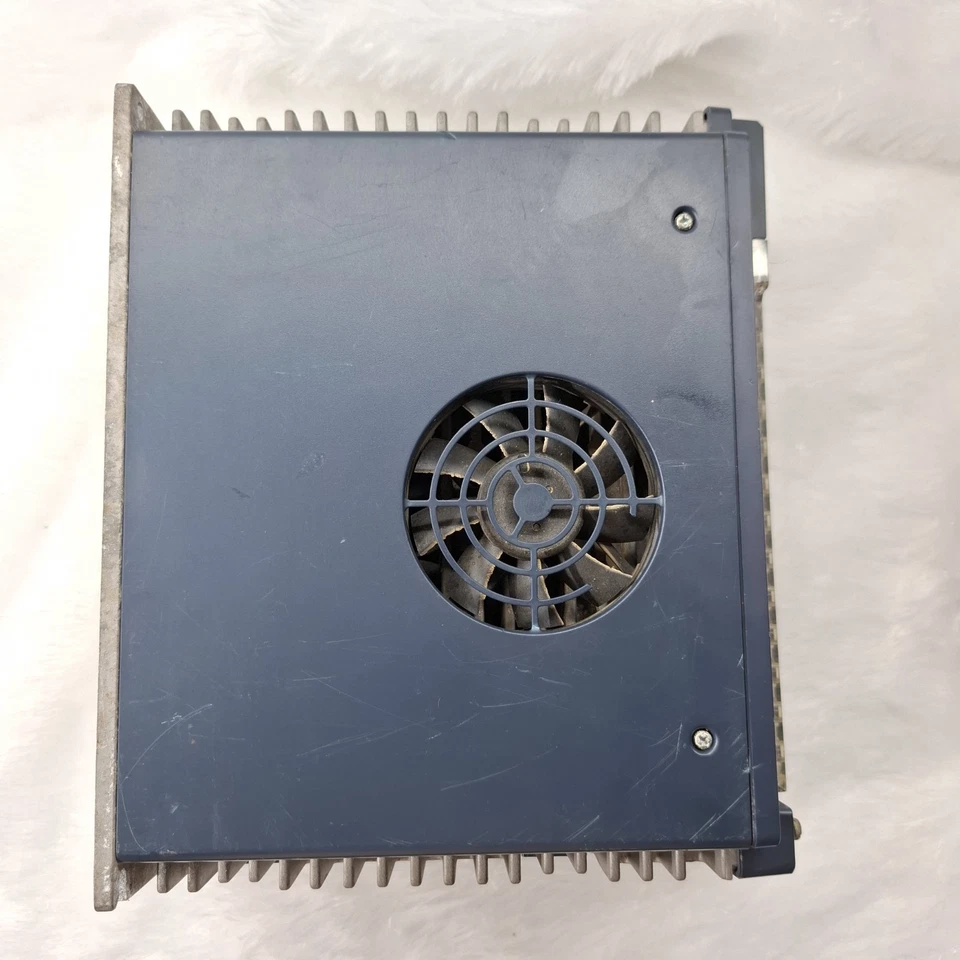 GE FANUC IC800VMA202-BB VersaMotion SERVO DRIVE 200-230V 3PH 50/60Hz FAST SHIP